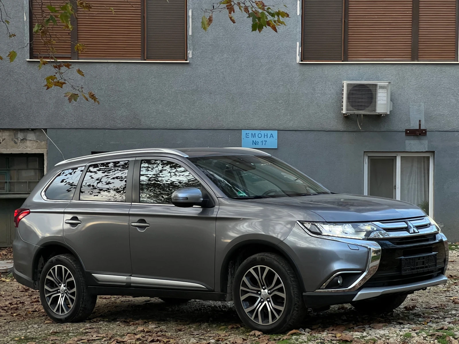 Mitsubishi Outlander, снимка 3 - Автомобили и джипове - 55277238