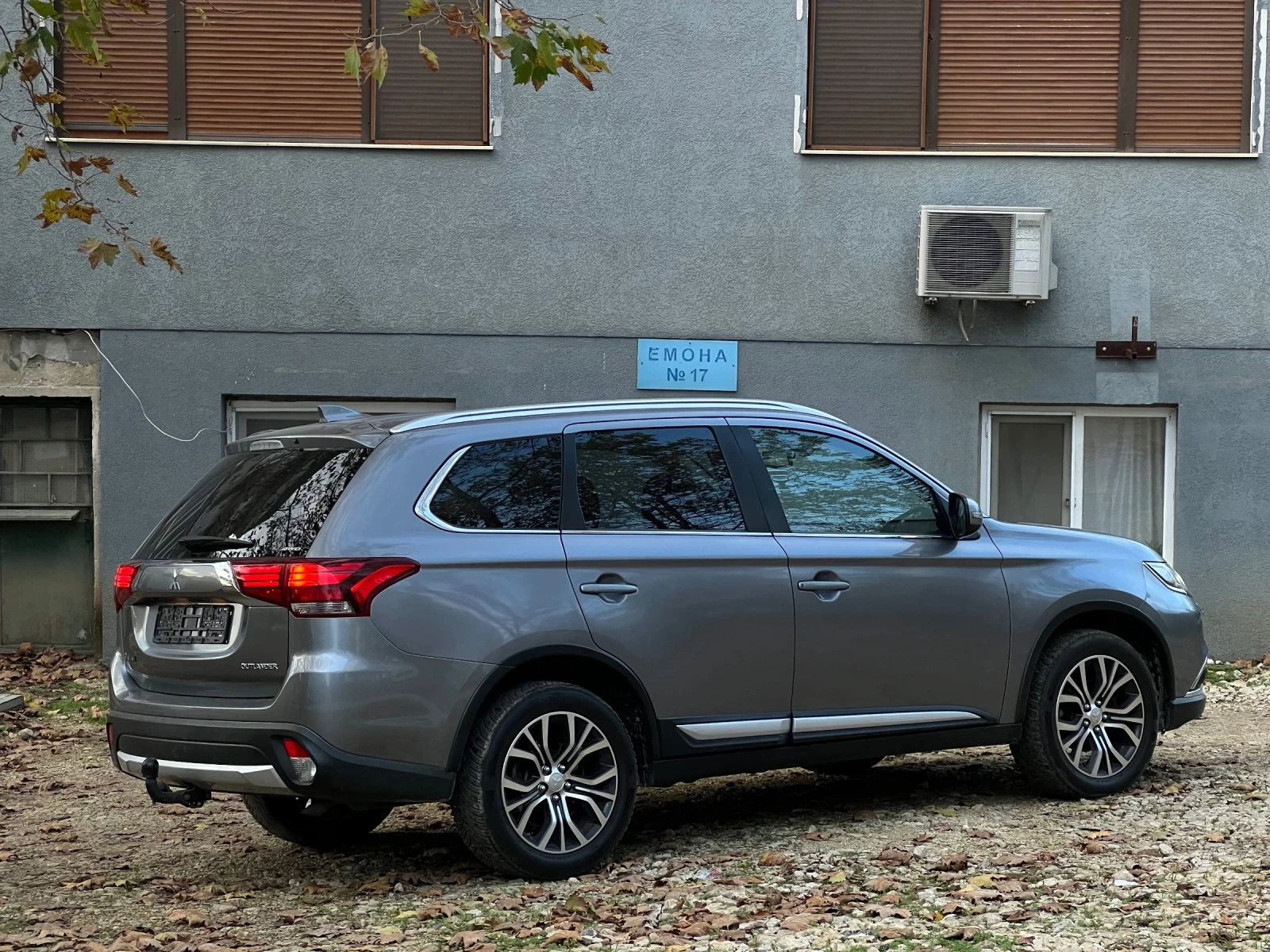 Mitsubishi Outlander, снимка 5 - Автомобили и джипове - 55277238