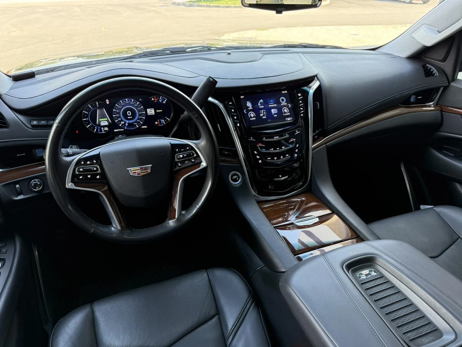 Cadillac Escalade 10 скорости, снимка 7 - Автомобили и джипове - 55386862