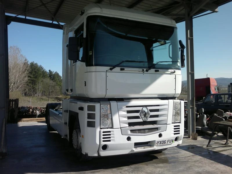 Renault Magnum 440 На части, снимка 1 - Камиони - 37101470