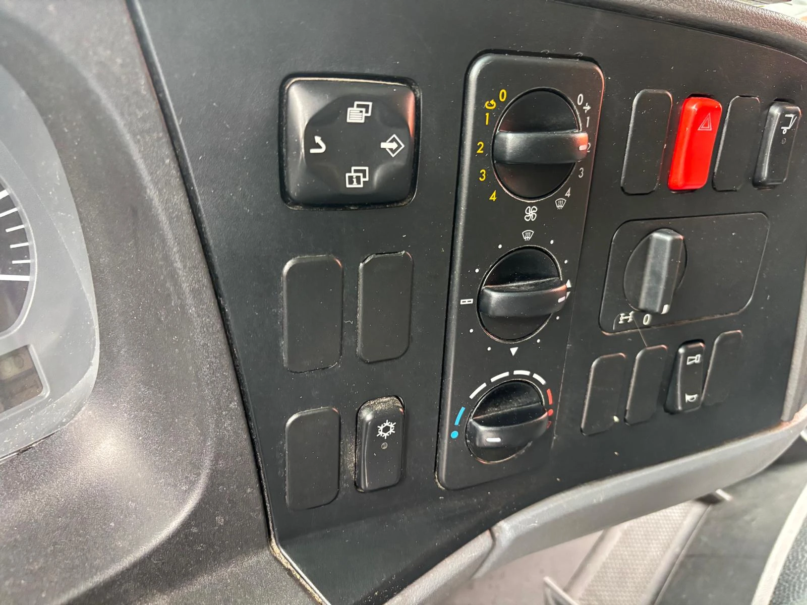 Mercedes-Benz Atego Нов Внос 824 - изображение 3