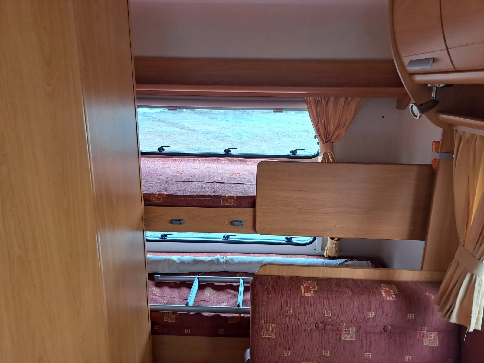 Каравана Chateau Lunar, снимка 13 - Каравани и кемпери - 54913644