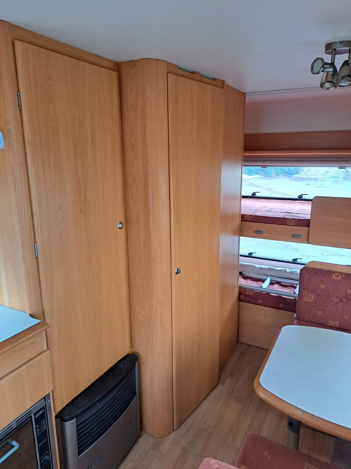 Каравана Chateau Lunar, снимка 17 - Каравани и кемпери - 54913644