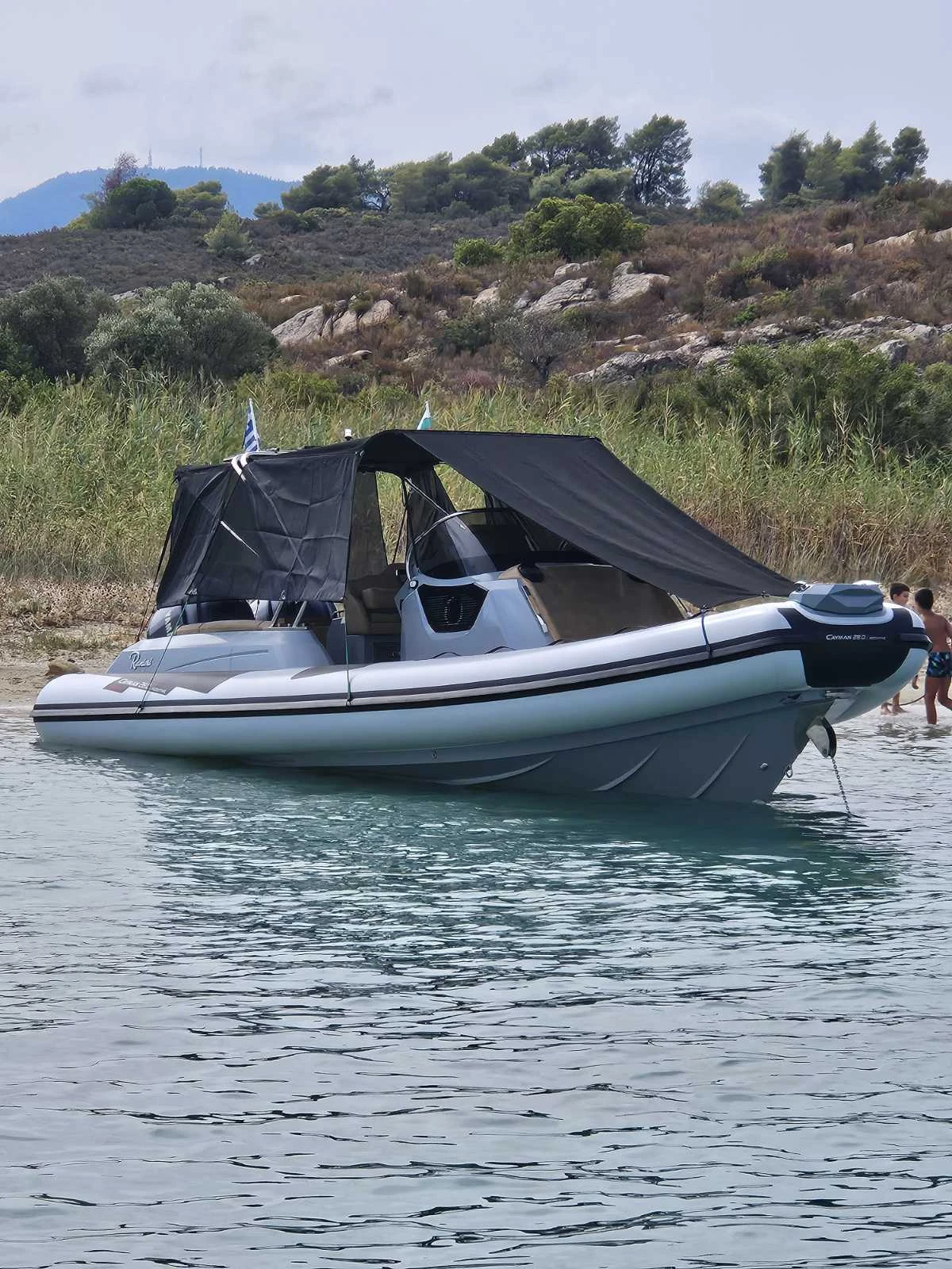 Надуваема лодка Ranieri Cayman 28 Executive Trofeo - изображение 9