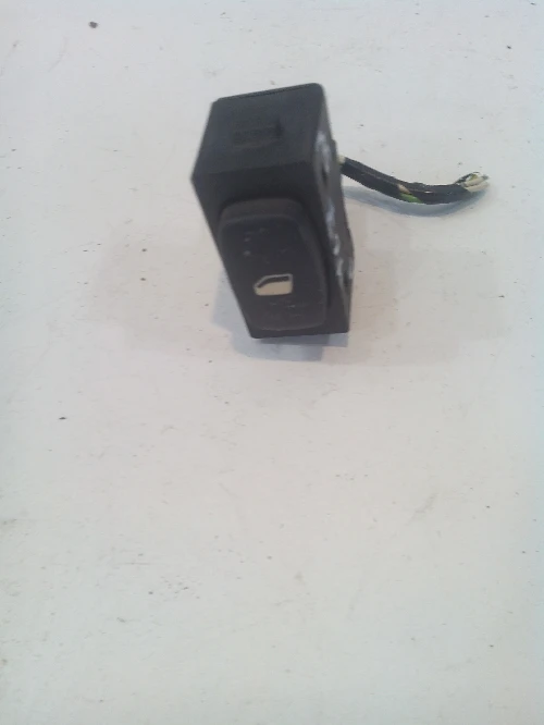 Копче ел.стъкло предно ляво Пежо 407