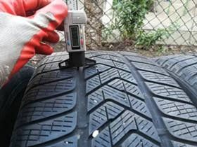 Гуми Зимни 255/45R20, снимка 4