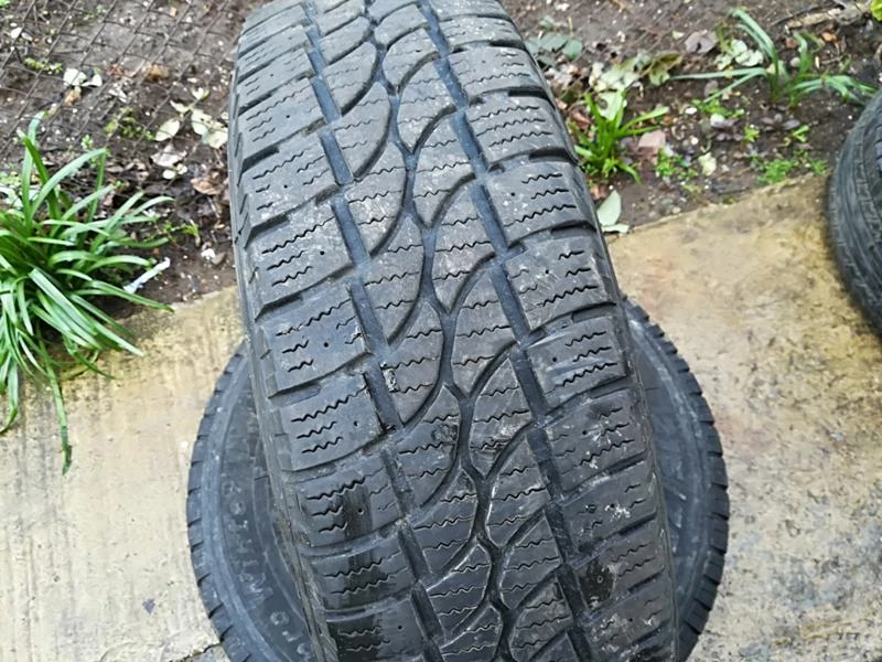 Гуми Зимни 215/75R16, снимка 2 - Гуми и джанти - 20675522