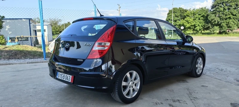 Hyundai I30 1.6CRDI 116 К. С ПЕРФЕКТНА, снимка 10 - Автомобили и джипове - 46059572