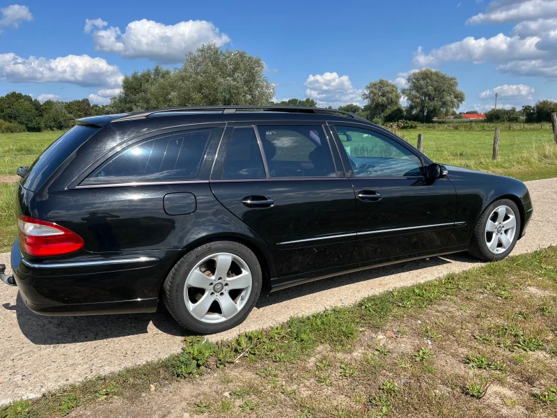 Mercedes-Benz E 220, снимка 15 - Автомобили и джипове - 47843295