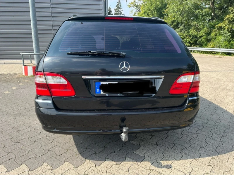 Mercedes-Benz E 220, снимка 6 - Автомобили и джипове - 47843295