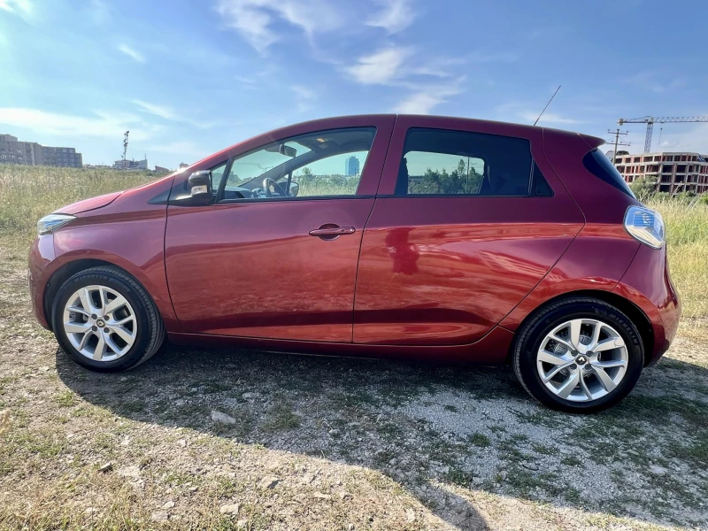 Renault Zoe, снимка 2 - Автомобили и джипове - 48303082