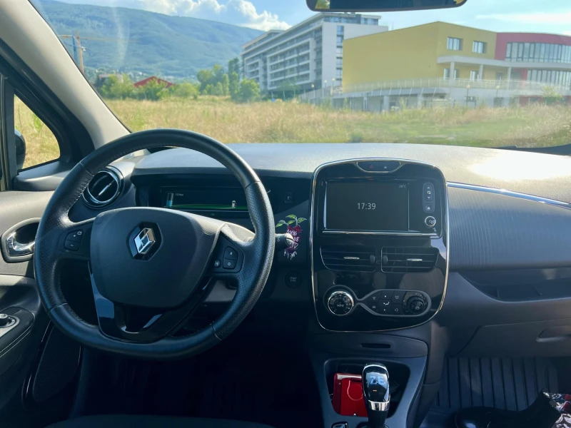 Renault Zoe, снимка 3 - Автомобили и джипове - 48303082