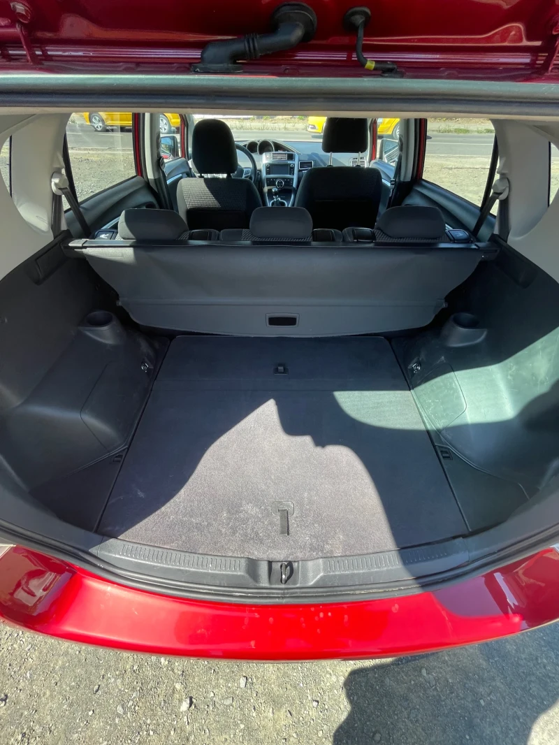 Toyota Verso 1.8i-147к.с., снимка 13 - Автомобили и джипове - 51324321