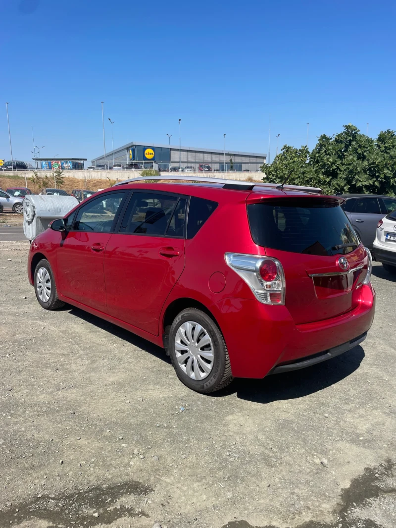Toyota Verso 1.8i-147к.с., снимка 3 - Автомобили и джипове - 51324321
