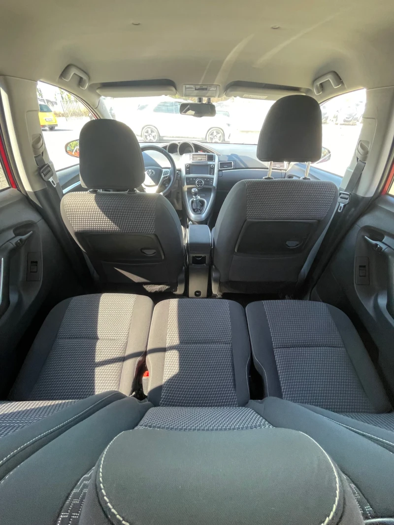 Toyota Verso 1.8i-147к.с., снимка 10 - Автомобили и джипове - 51324321