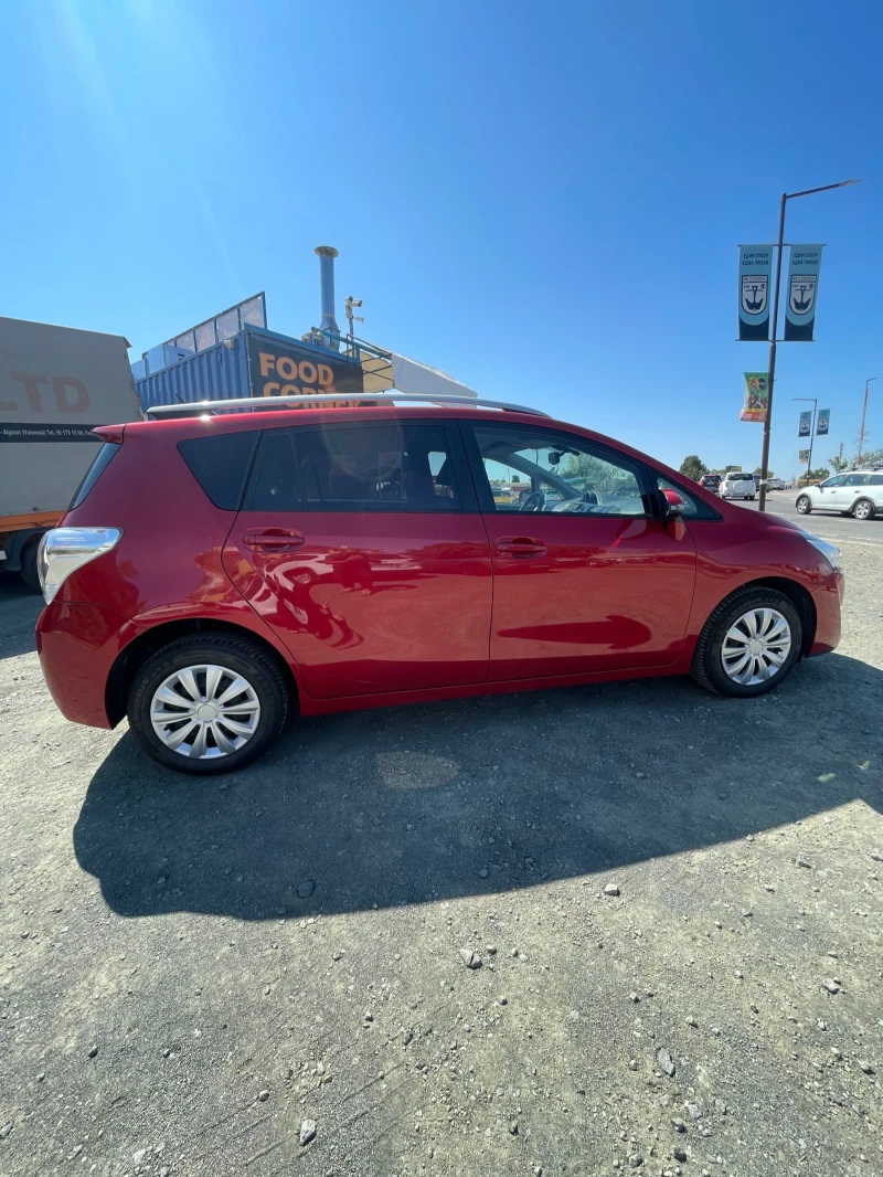 Toyota Verso 1.8i-147к.с., снимка 6 - Автомобили и джипове - 51324321