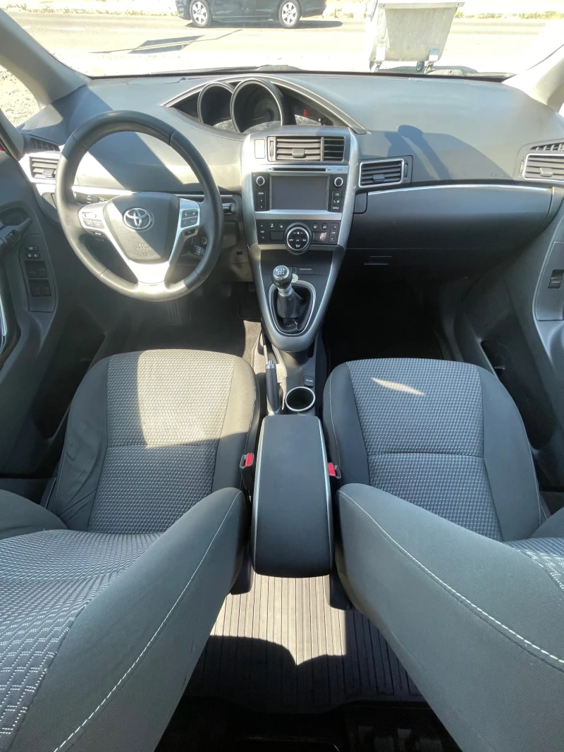 Toyota Verso 1.8i-147к.с., снимка 9 - Автомобили и джипове - 51324321