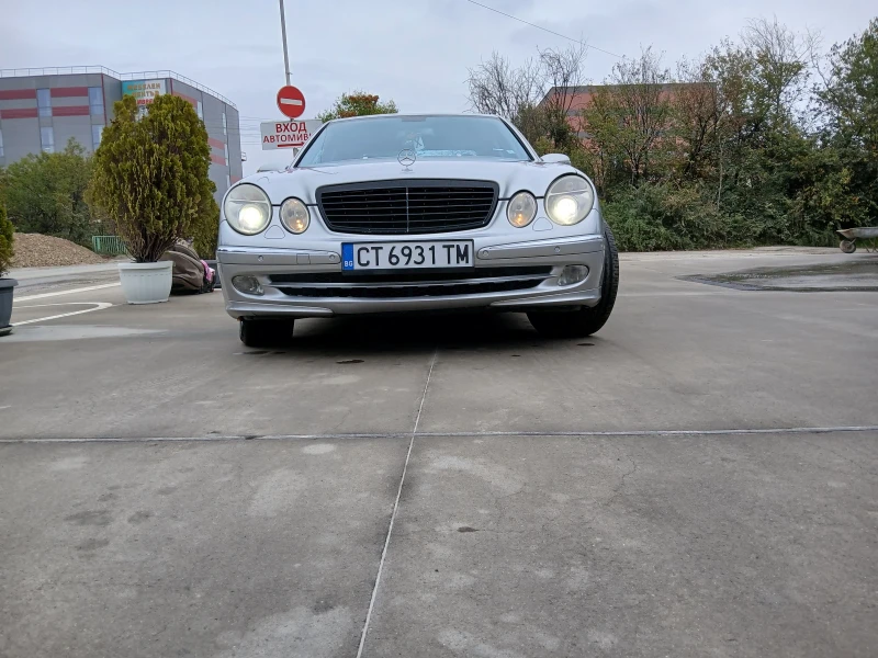 Mercedes-Benz E 320 E 320 , снимка 2 - Автомобили и джипове - 52426458