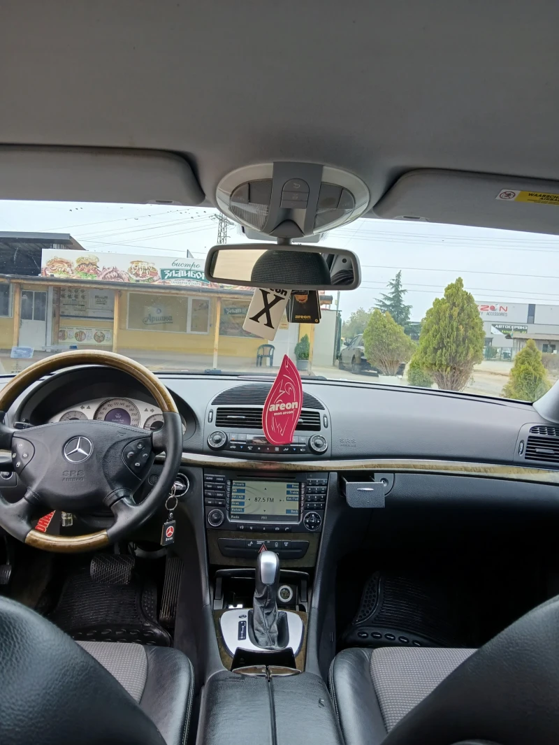 Mercedes-Benz E 320 E 320 , снимка 16 - Автомобили и джипове - 52426458