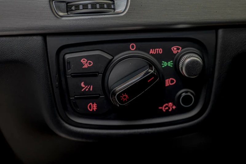 Audi S8 PLUS/Exclusive/RSE/B&O/Distr./Камера 360/Kерамика, снимка 14 - Автомобили и джипове - 53528627