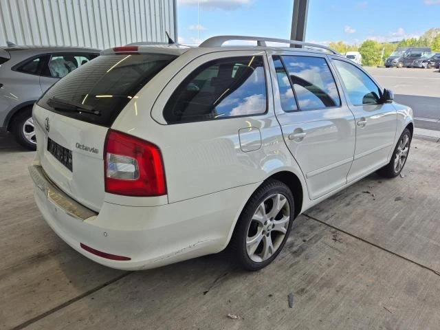 Skoda Octavia 1.8 TSI - изображение 2