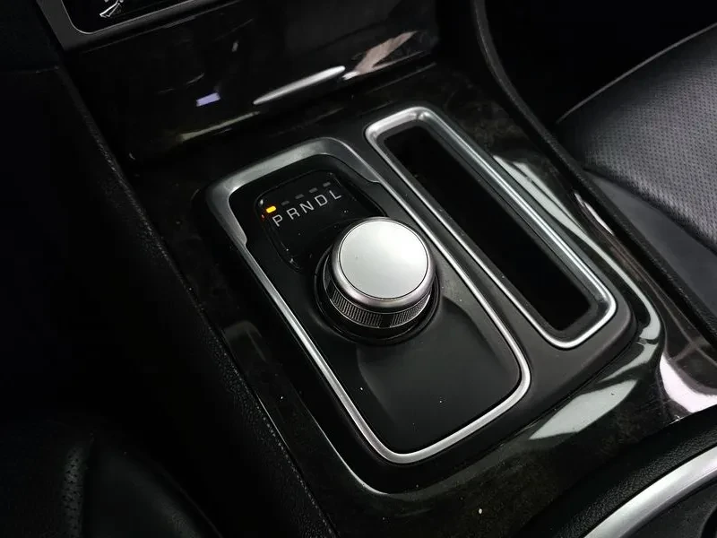 Chrysler 300c 3.6, снимка 9 - Автомобили и джипове - 54326080