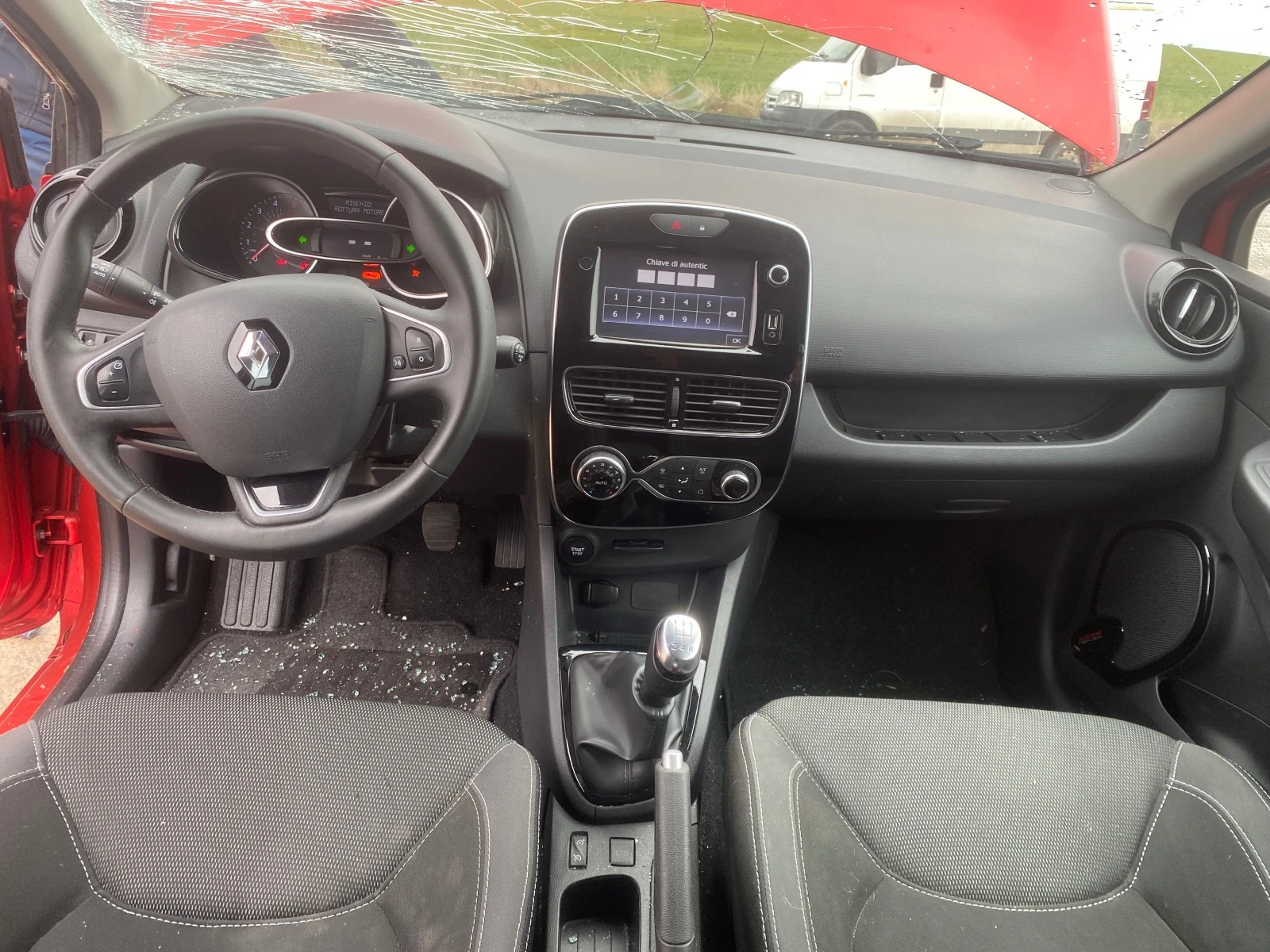 Renault Clio 1.5 DCI - изображение 8