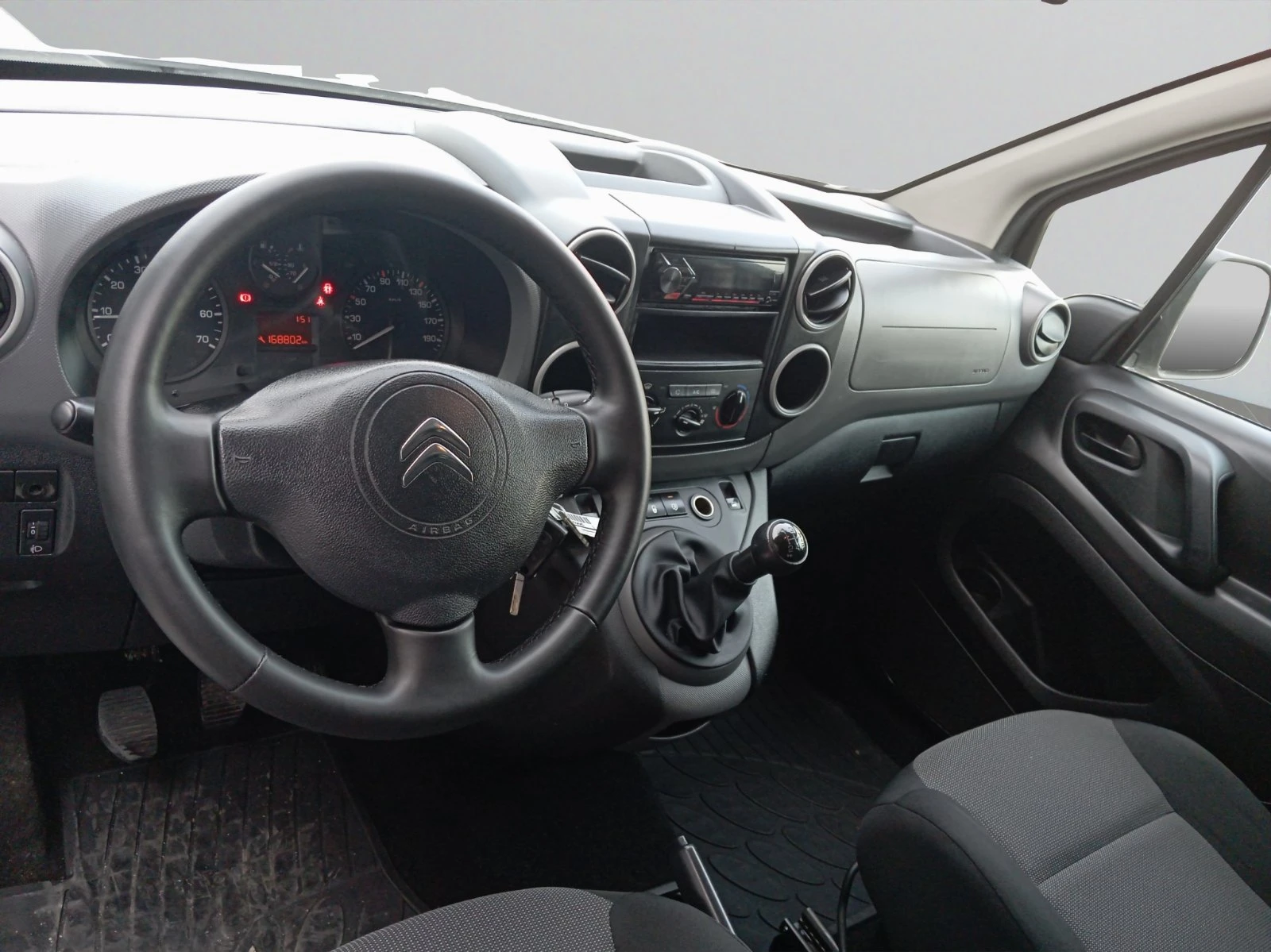 Citroen Berlingo 1.6HDi 75 BVM5 E6 - изображение 9