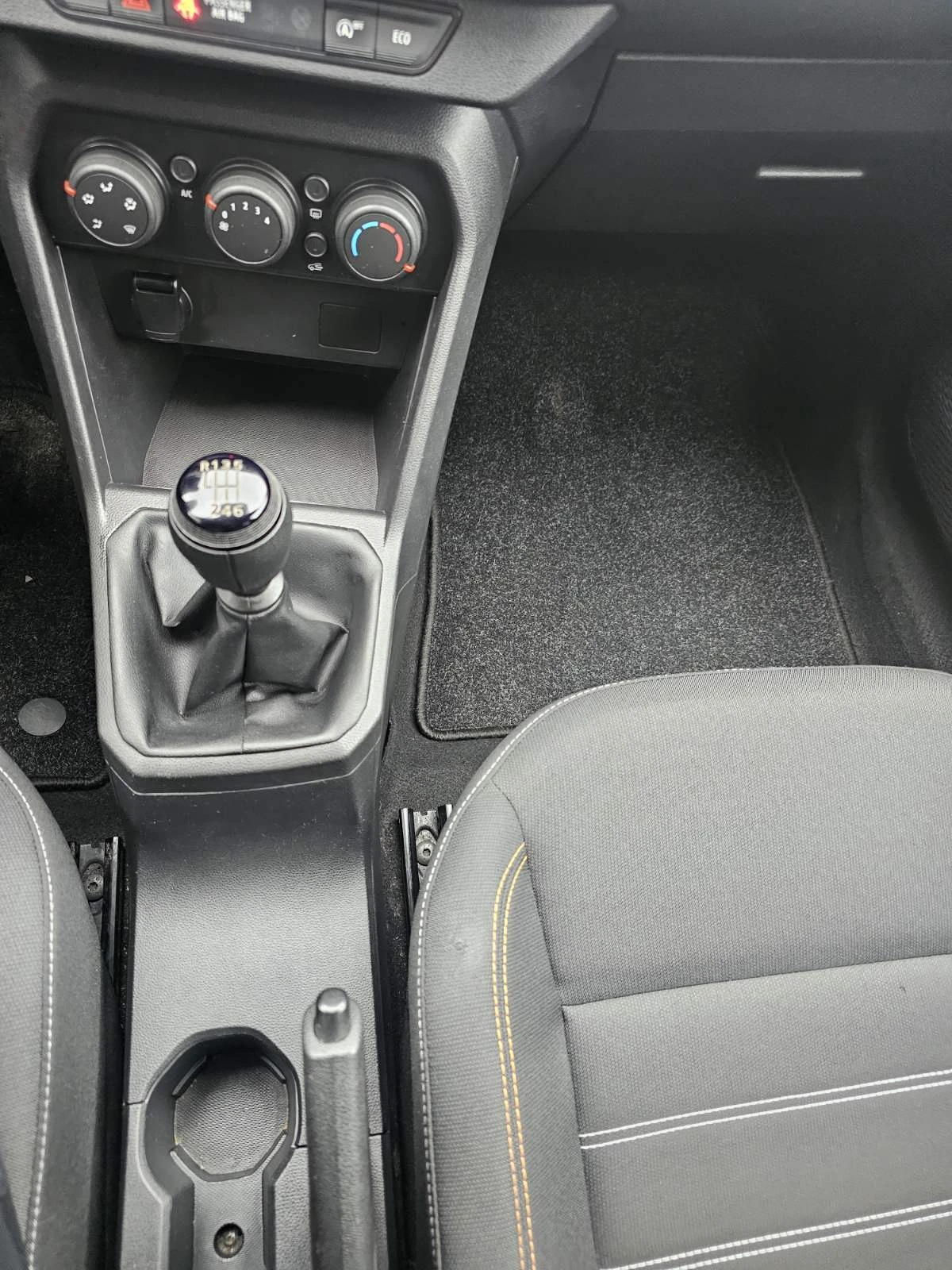 Dacia Sandero 1.0 TCe 90 Stop&Start LPG - изображение 10