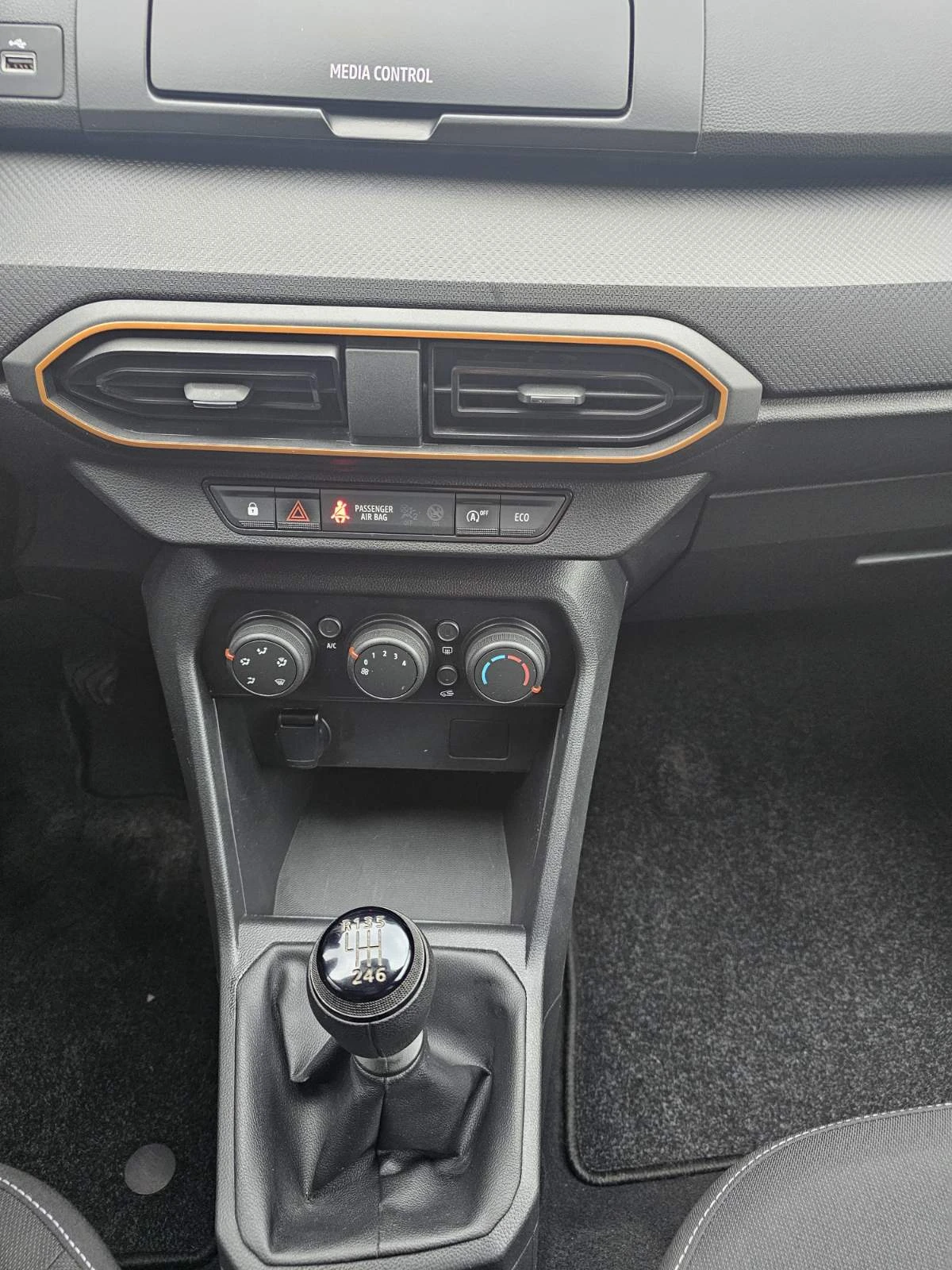 Dacia Sandero 1.0 TCe 90 Stop&Start LPG - изображение 9