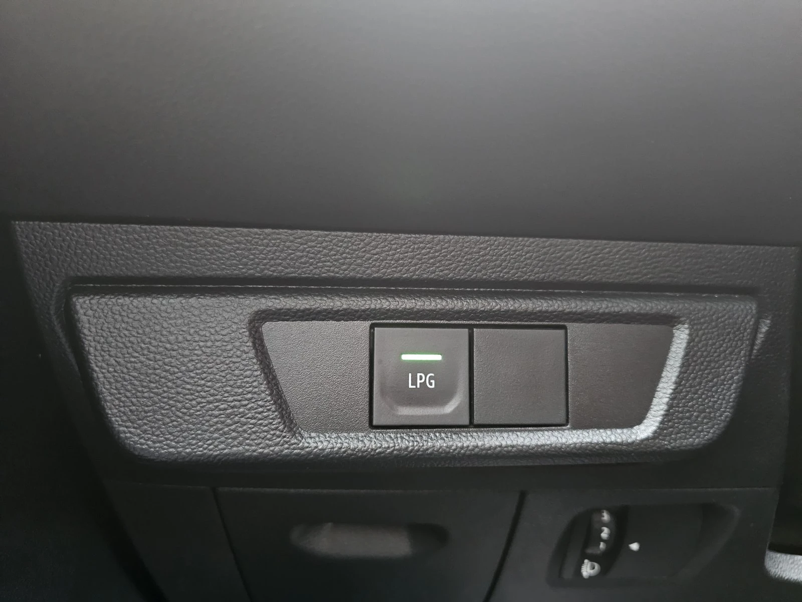 Dacia Sandero 1.0 TCe 90 Stop&Start LPG | Mobile.bg � ����������� 12