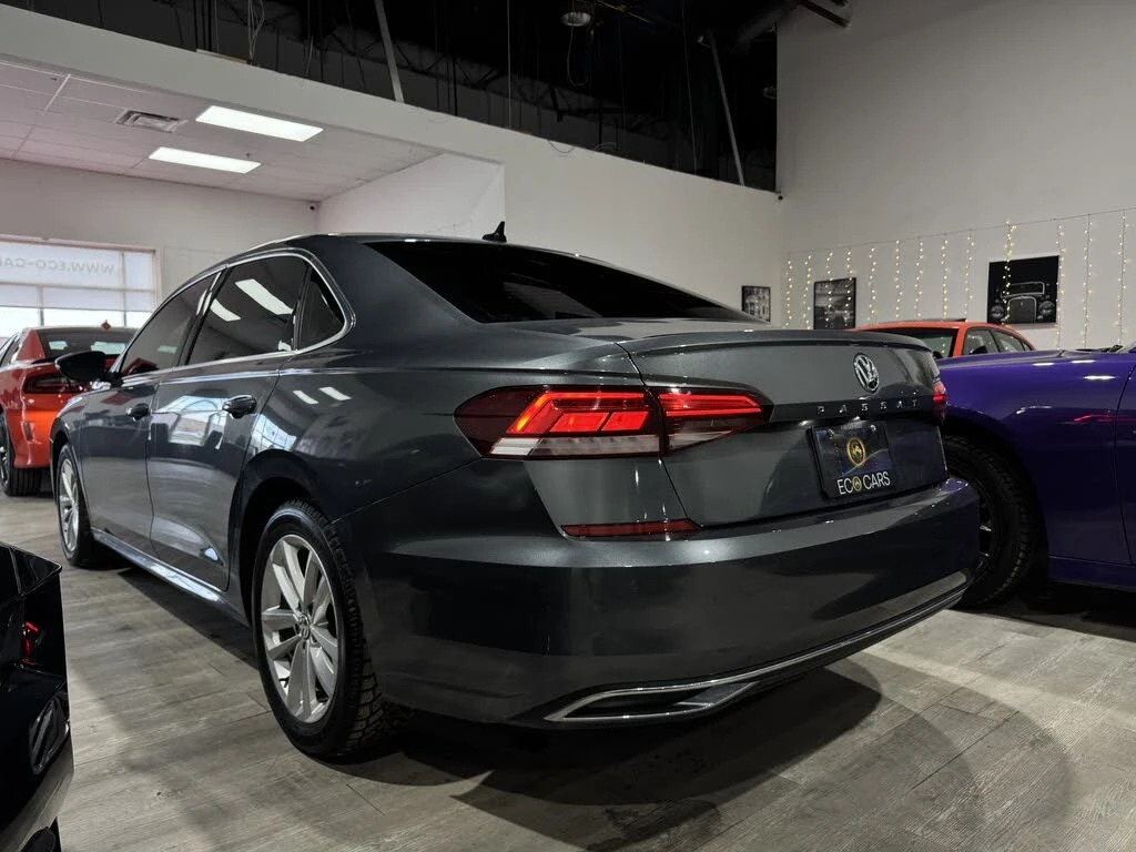 VW Passat 2.0T* Highline* FWD* АвтоКредит* (ЦЕНА ДО БГ), снимка 4 - Автомобили и джипове - 54137836