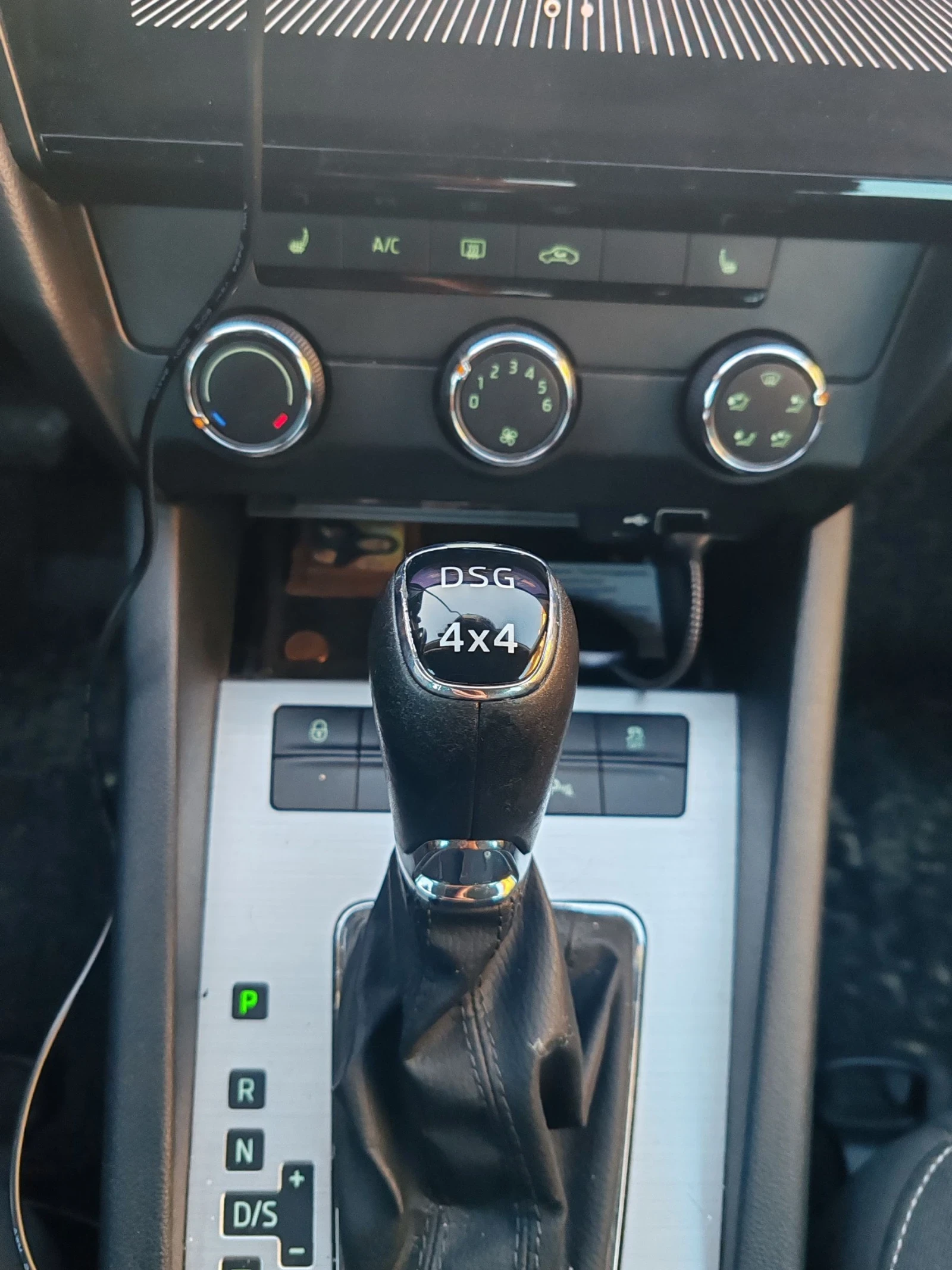 Skoda Octavia, снимка 12 - Автомобили и джипове - 54296885