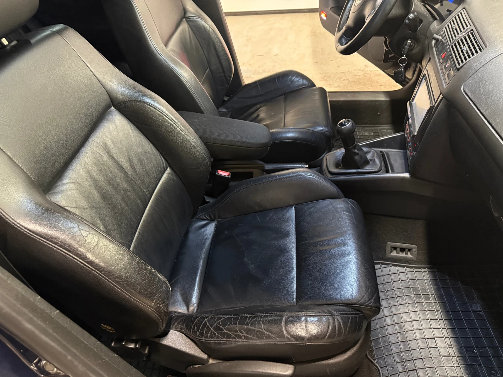 VW Golf Голф 4, снимка 13 - Автомобили и джипове - 54372301