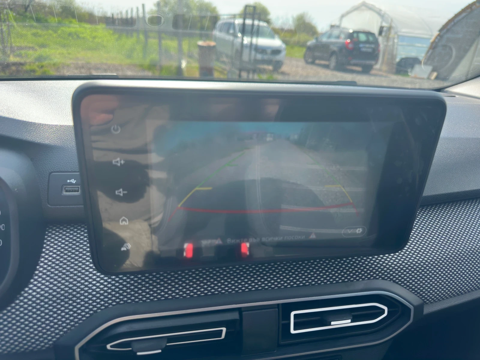 Dacia Sandero 1.0 , снимка 13 - Автомобили и джипове - 54852786