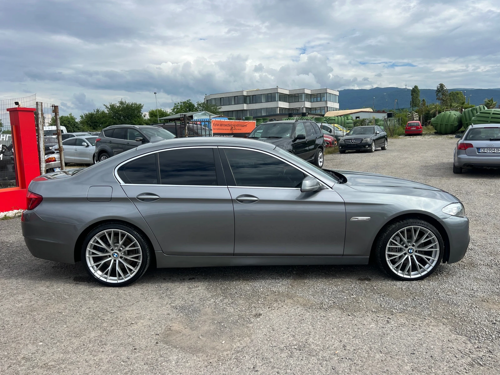 BMW 530 Собствен лизинг! 100% Одобрение, снимка 6 - Автомобили и джипове - 55136294