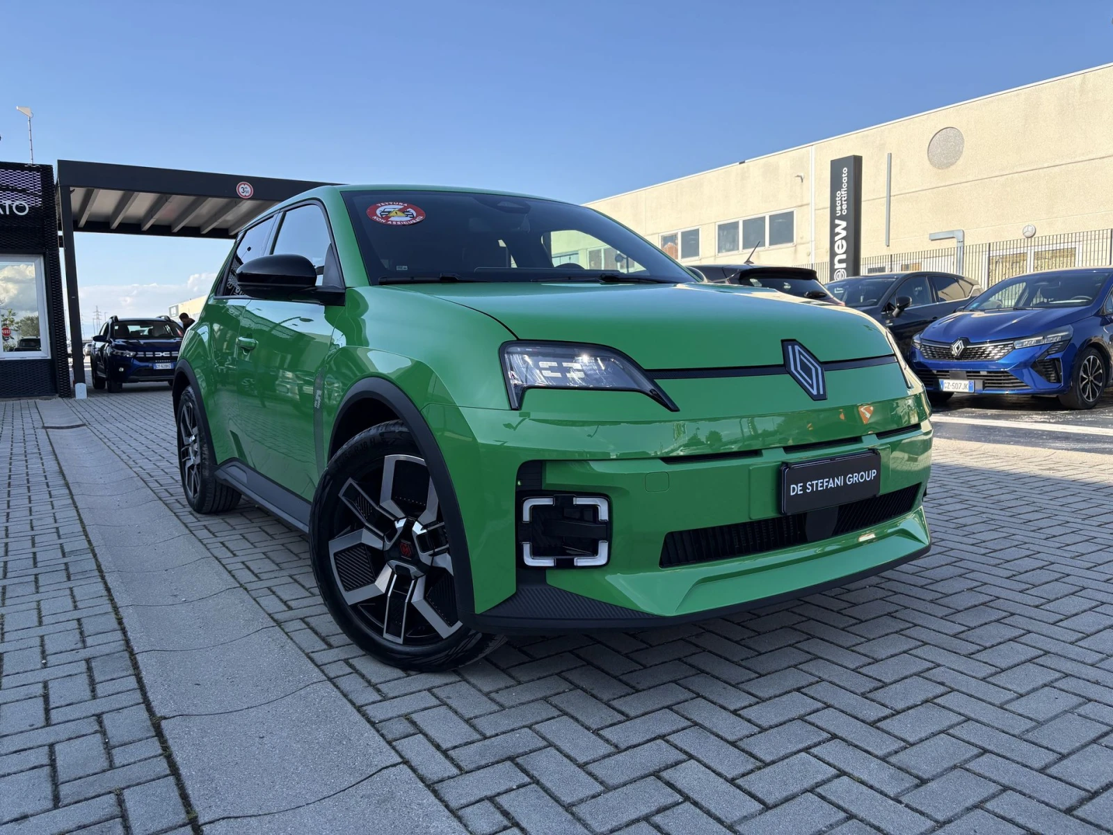Renault 5 40 kWh Techno, снимка 2 - Автомобили и джипове - 55541329
