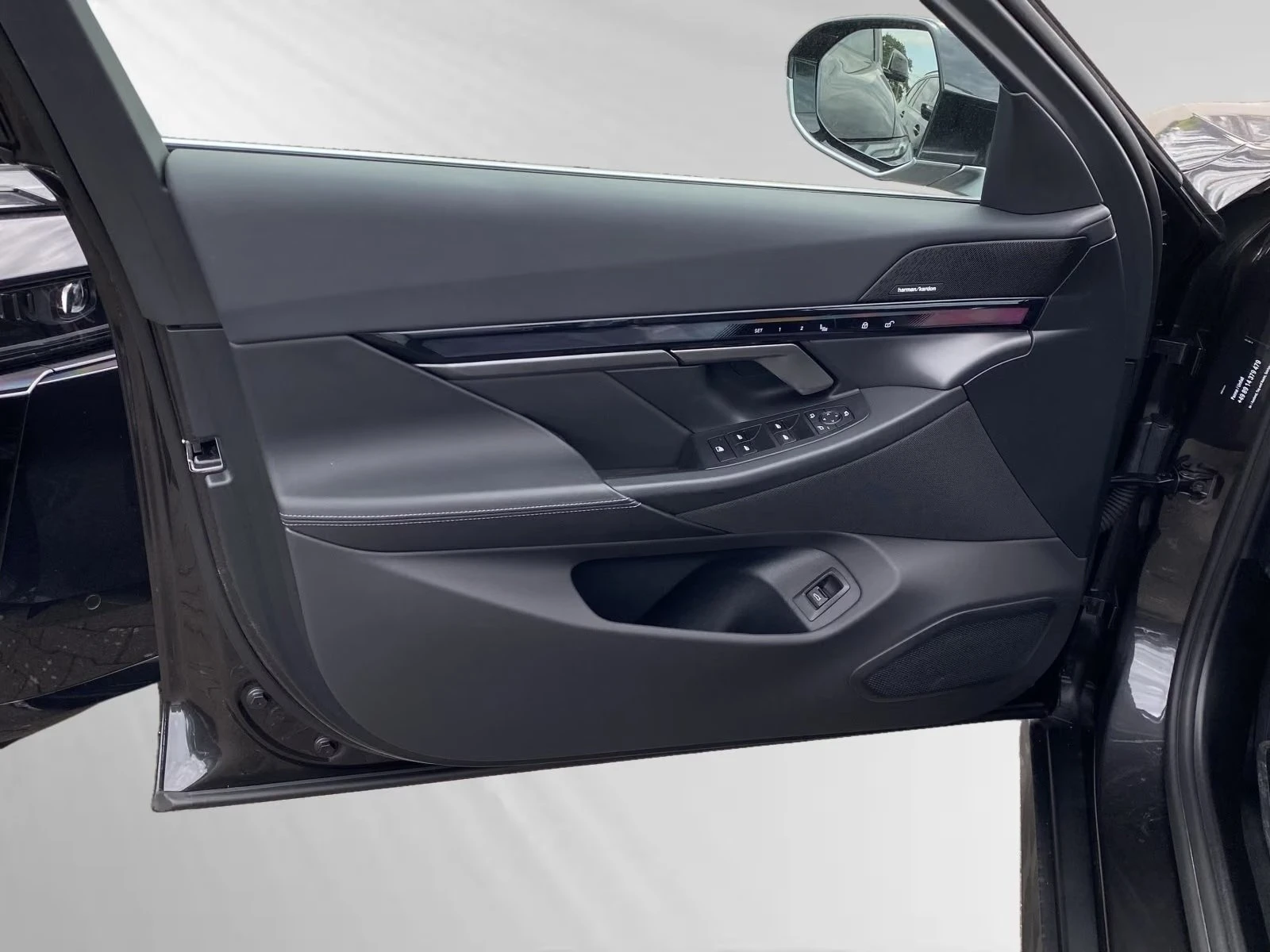 BMW i5 eDrive40/LED/HEAD UP/AMBIENT/360/HARMAN KARDON, снимка 7 - Автомобили и джипове - 55919834