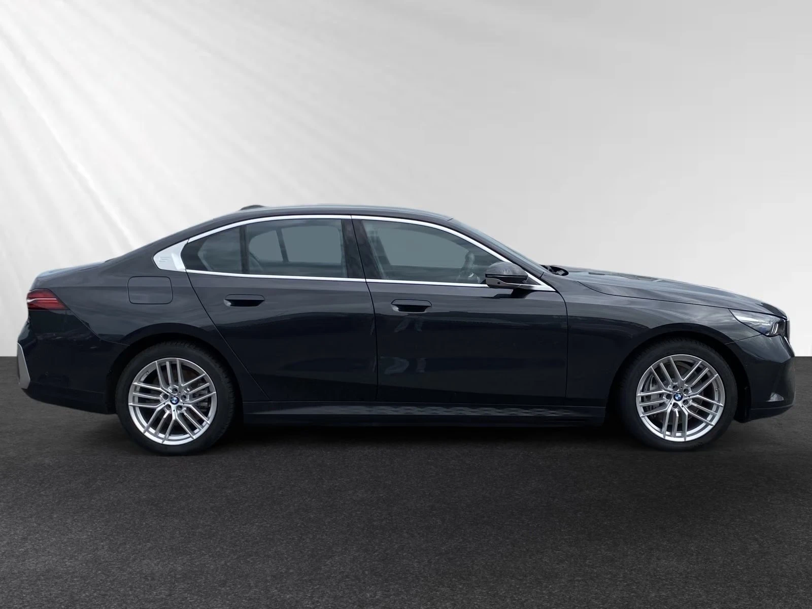 BMW i5 eDrive40/LED/HEAD UP/AMBIENT/360/HARMAN KARDON, снимка 2 - Автомобили и джипове - 55919834
