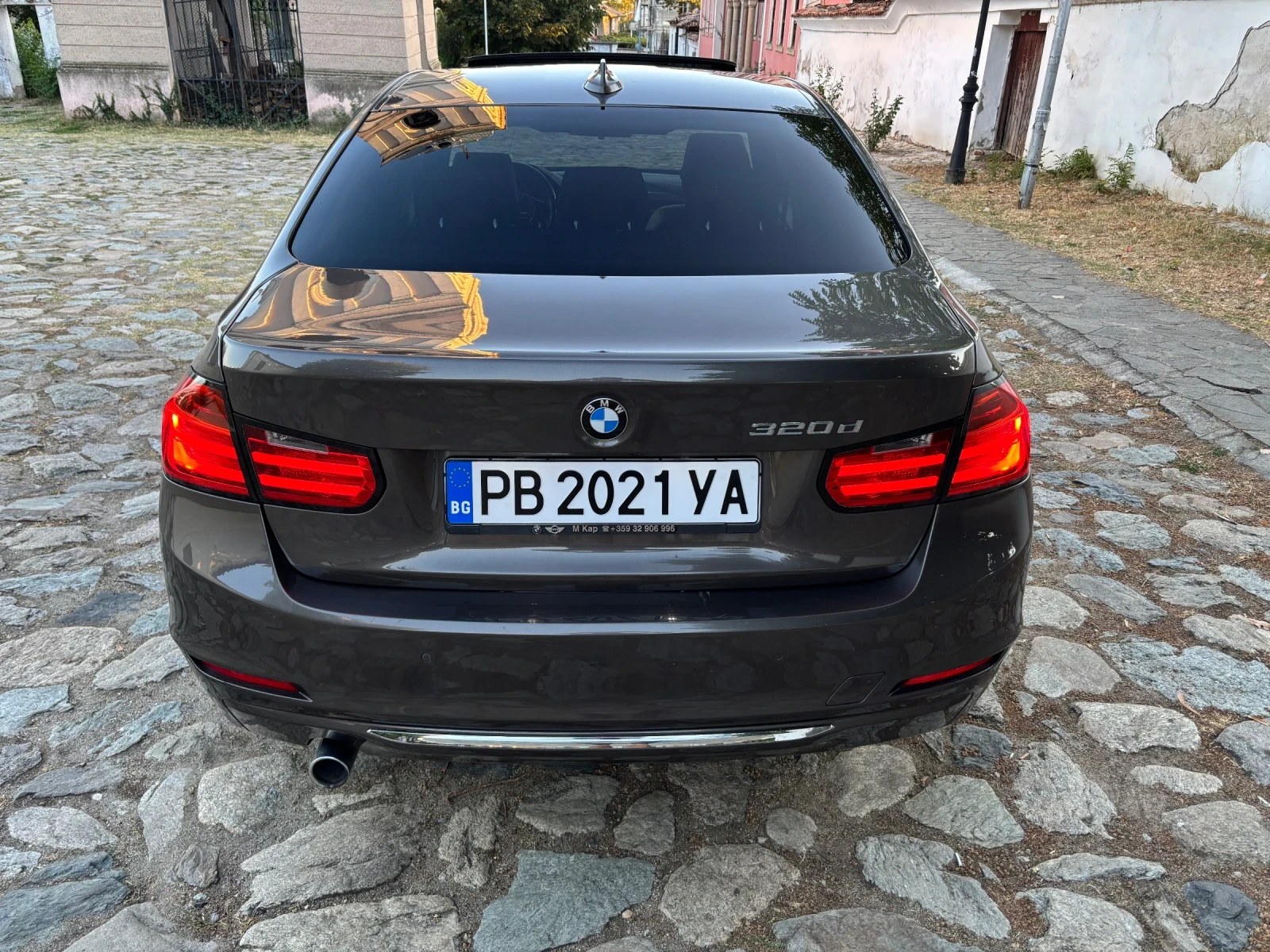 BMW 320 Luxury/Harman/K, снимка 4 - Автомобили и джипове - 56200978