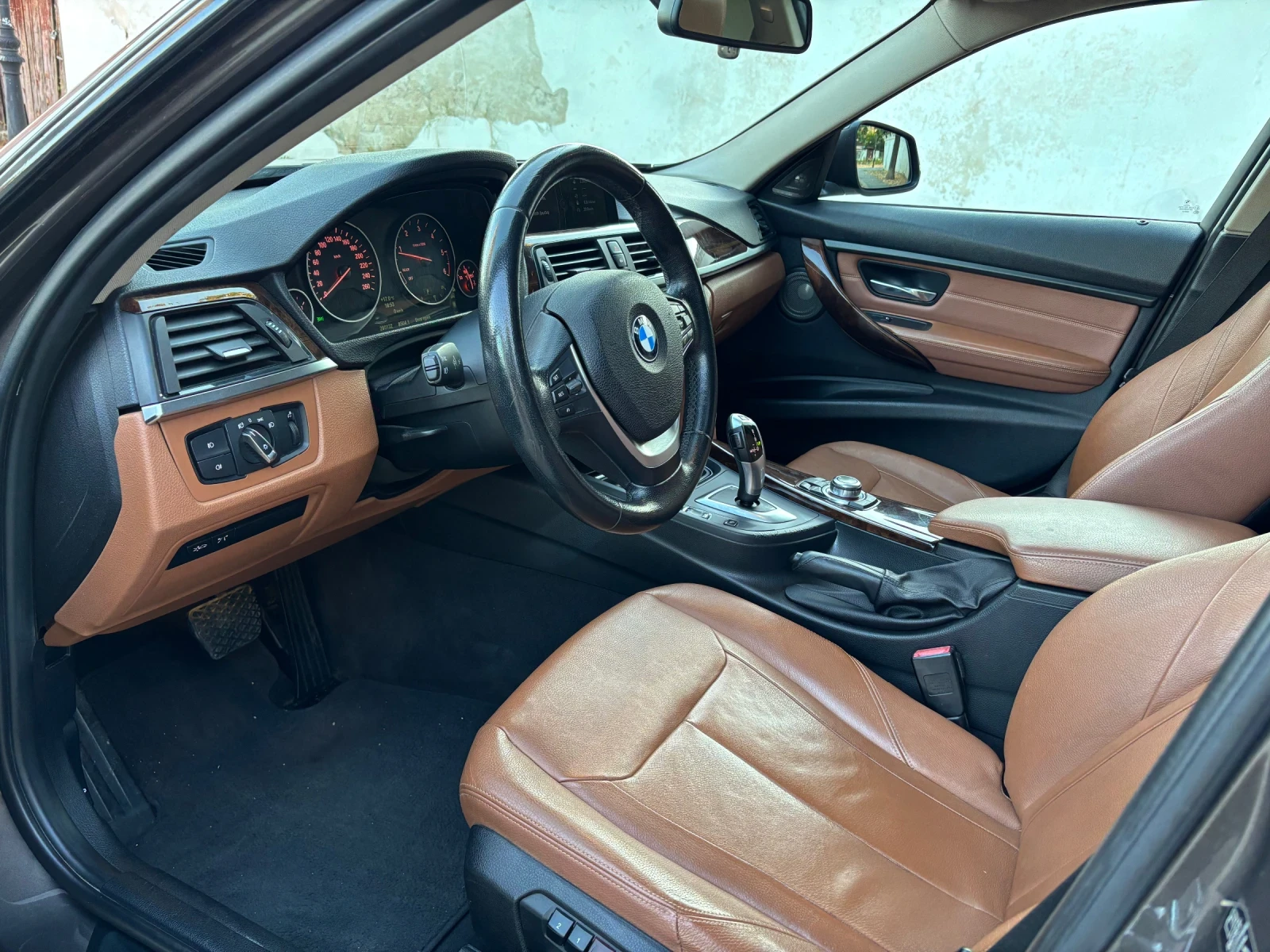 BMW 320 Luxury/Harman/K, снимка 8 - Автомобили и джипове - 56200978