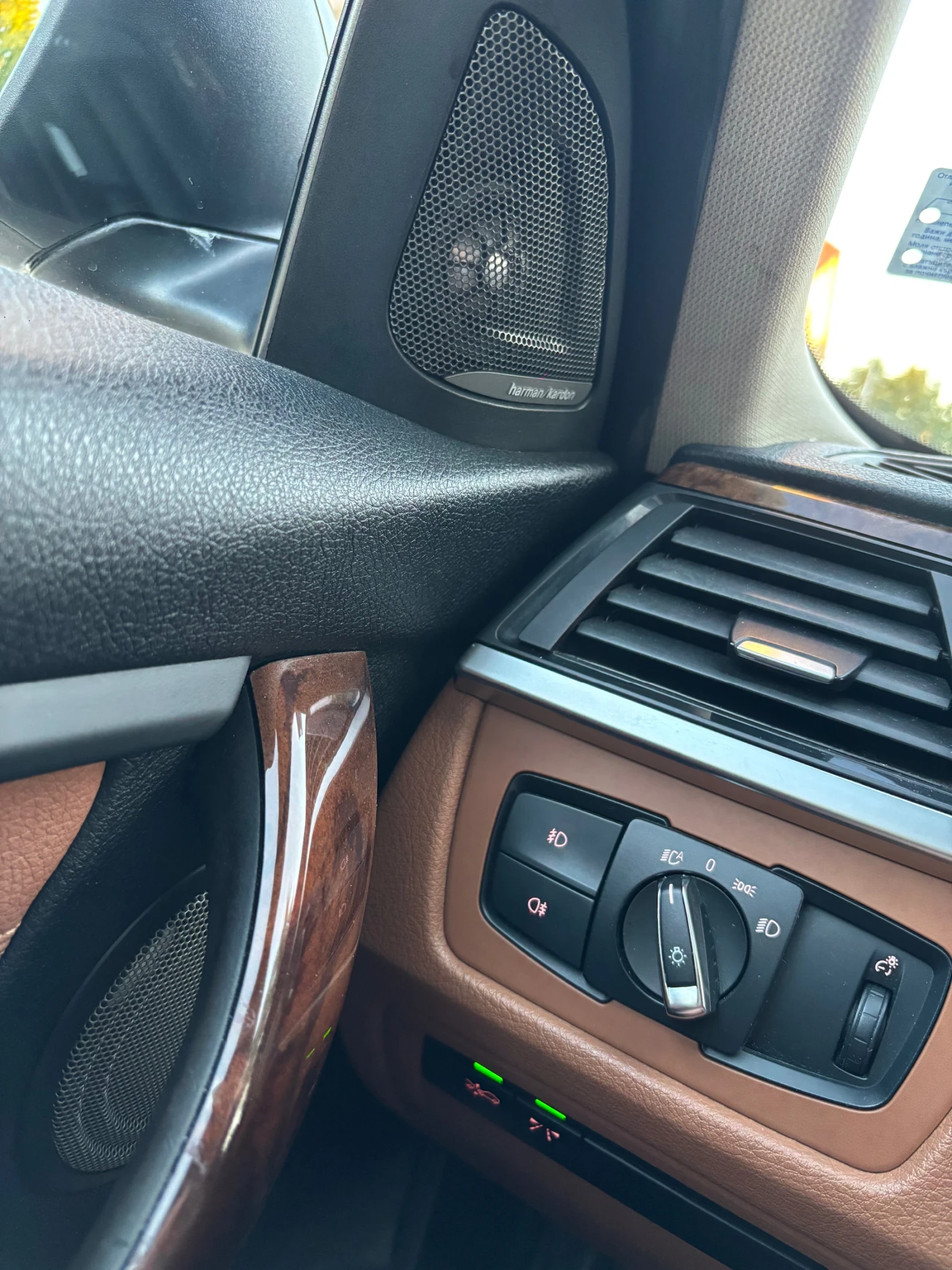 BMW 320 Luxury/Harman/K, снимка 14 - Автомобили и джипове - 56200978