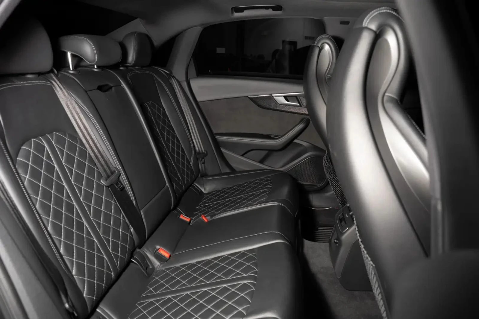 Audi S4, снимка 17 - Автомобили и джипове - 56729132