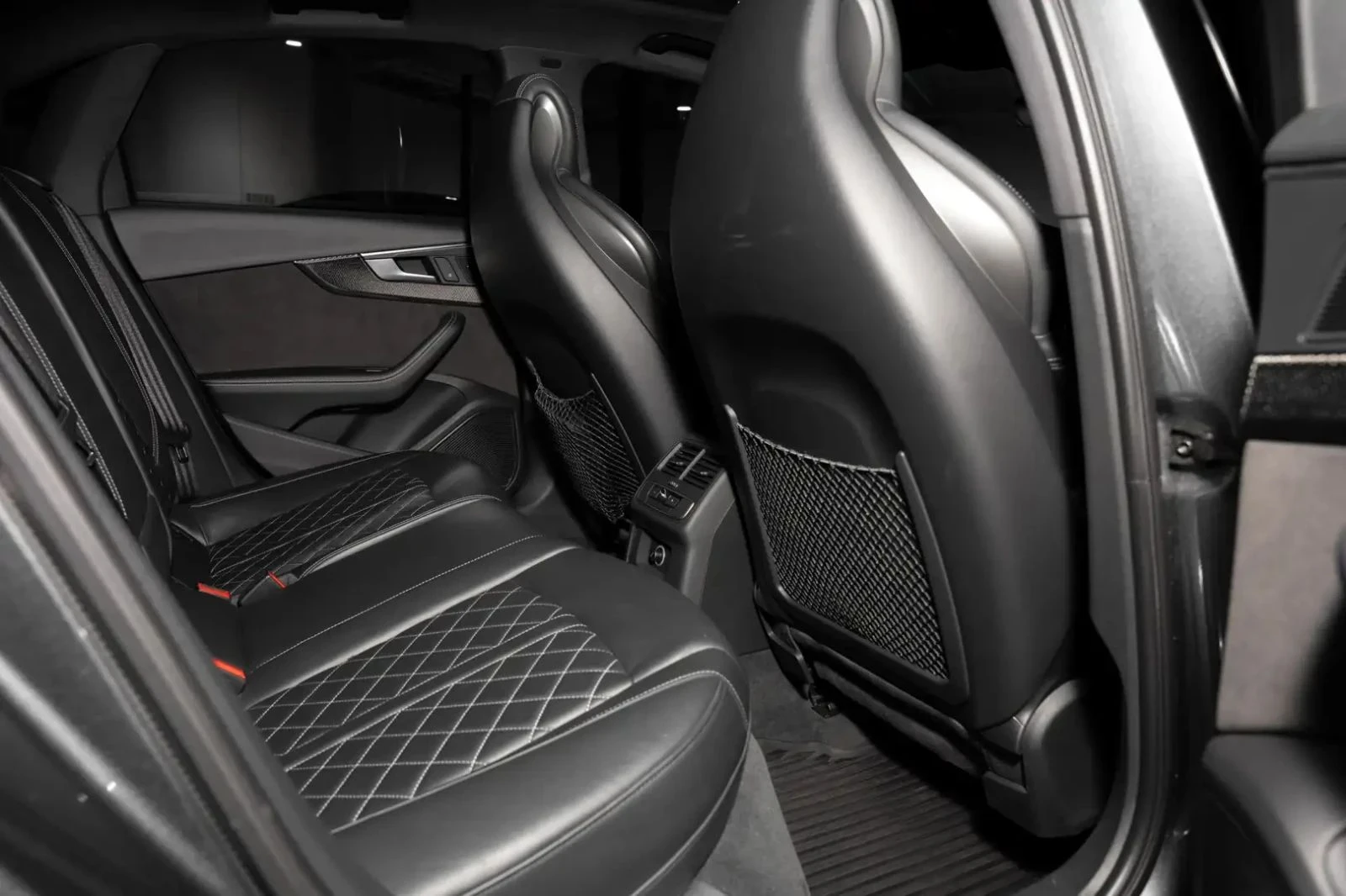 Audi S4, снимка 16 - Автомобили и джипове - 56729132