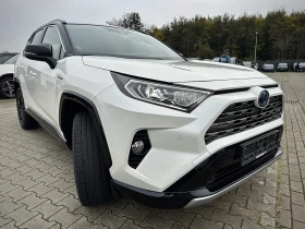 Toyota Rav4 ГАРАНЦИОННА / 4Х4 / 2022г / Black Edition , снимка 16