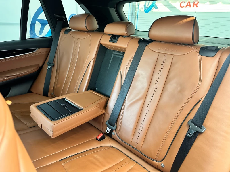 BMW X5 М50D* PANO* ВАКУМ* АМБИЕТНО, снимка 13 - Автомобили и джипове - 52332049