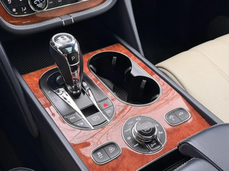 Bentley Bentayga 4.0L / V8 DIESEL, снимка 13 - Автомобили и джипове - 53007351