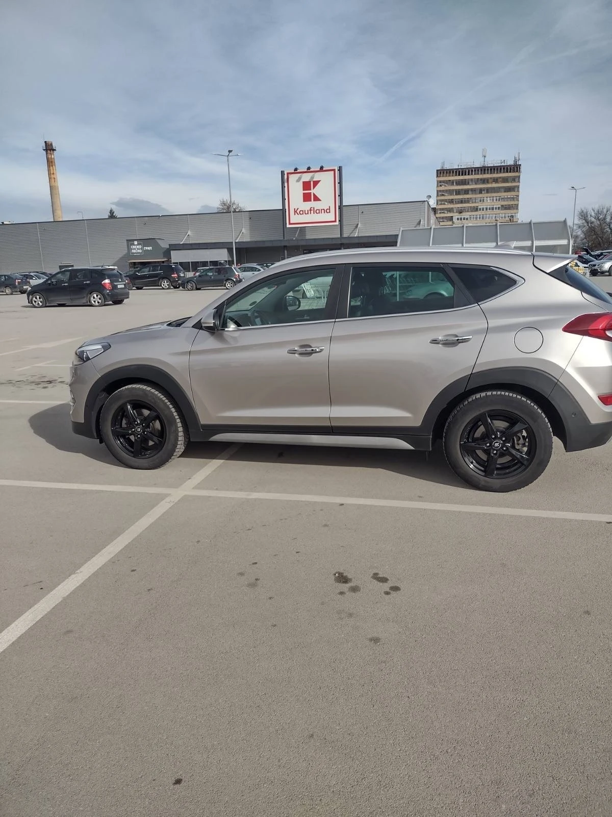 Hyundai Tucson 1.6TGDi всички екстри, 2 комплекта джанти, обслуже - изображение 3