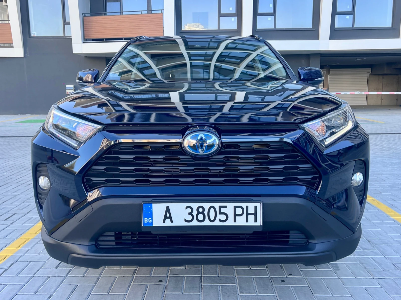 Toyota Rav4 43000км 2.5i HYBRID 4x4  - изображение 2