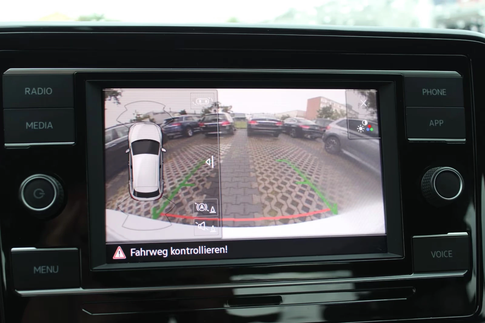 VW T-Roc 1.5TSI/LIFE/150HP/NAVI/LED/LANE/CAM/VCONTROL/644f | Mobile.bg   13